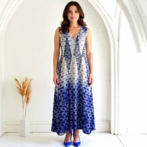 M/L👗Charlie Jade 💯Silk Blue V-Neck Sleeveless Maxi Dress
